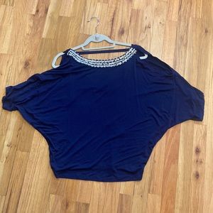 🆕 NWT Small cut out shoulder top with beading along neck line